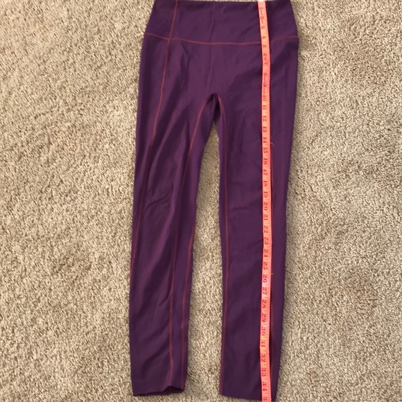 LULULEMON Athletica Size 6 berry work out tights - Picture 6 of 8
